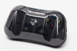 画像ギャラリー No.015のサムネイル画像 / iPhone&iPad専用のワイヤレスゲームパッド「SteelSeries Stratus」レビュー。これはデキがいい