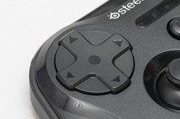 画像ギャラリー No.018のサムネイル画像 / iPhone&iPad専用のワイヤレスゲームパッド「SteelSeries Stratus」レビュー。これはデキがいい