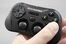 画像ギャラリー No.027のサムネイル画像 / iPhone&iPad専用のワイヤレスゲームパッド「SteelSeries Stratus」レビュー。これはデキがいい
