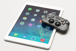 画像ギャラリー No.031のサムネイル画像 / iPhone&iPad専用のワイヤレスゲームパッド「SteelSeries Stratus」レビュー。これはデキがいい