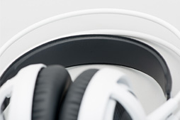 画像ギャラリー No.007のサムネイル画像 / 【PR】ゲーマー向けヘッドセット「SteelSeries Siberia v3」を試す。PCにゲーム機，モバイルに対応の新世代モデルは，新しい鉄板だ