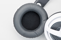 画像ギャラリー No.009のサムネイル画像 / 【PR】ゲーマー向けヘッドセット「SteelSeries Siberia v3」を試す。PCにゲーム機，モバイルに対応の新世代モデルは，新しい鉄板だ
