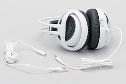 画像ギャラリー No.010のサムネイル画像 / 【PR】ゲーマー向けヘッドセット「SteelSeries Siberia v3」を試す。PCにゲーム機，モバイルに対応の新世代モデルは，新しい鉄板だ