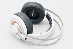 画像ギャラリー No.023のサムネイル画像 / 【PR】ゲーマー向けヘッドセット「SteelSeries Siberia v3」を試す。PCにゲーム機，モバイルに対応の新世代モデルは，新しい鉄板だ