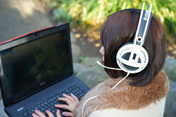 画像ギャラリー No.039のサムネイル画像 / 【PR】ゲーマー向けヘッドセット「SteelSeries Siberia v3」を試す。PCにゲーム機，モバイルに対応の新世代モデルは，新しい鉄板だ