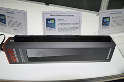 画像ギャラリー No.004のサムネイル画像 / ［CES 2015］生配信にも練習にも。ゲーマー向け視線追跡デバイス「SteelSeries Sentry」の実動デモを見てきた