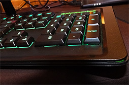 画像ギャラリー No.008のサムネイル画像 / ［CES 2015］SteelSeries独自の高速キースイッチはいったいどんなもの？ 新型キーボード「Apex M800」をチェックしてきた