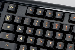 画像ギャラリー No.006のサムネイル画像 / SteelSeries製キーボード「Apex M800」レビュー。独自のメカニカルキースイッチ「QS1」は,ゲームプレイに何をもたらすか