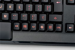 画像ギャラリー No.009のサムネイル画像 / SteelSeries製キーボード「Apex M800」レビュー。独自のメカニカルキースイッチ「QS1」は,ゲームプレイに何をもたらすか