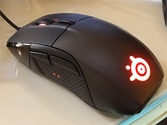 ［CES 2016］カスタマイズ性重視のSteelSeries製マウス「Rival 700」フォトレポート。注目の振動機能はプレイを邪魔しないソフトな揺れ方だった