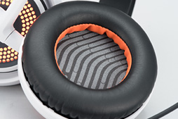 画像ギャラリー No.009のサムネイル画像 / 「SteelSeries Siberia 350」レビュー。伝統のデザインを採用しつつDTS Headphone:X対応のワイヤードヘッドセット，その実力に迫る