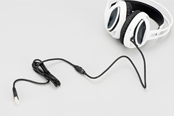 画像ギャラリー No.035のサムネイル画像 / 「SteelSeries Siberia 350」レビュー。伝統のデザインを採用しつつDTS Headphone:X対応のワイヤードヘッドセット，その実力に迫る