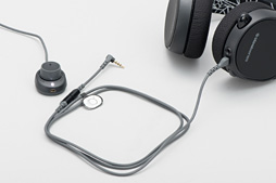 画像ギャラリー No.005のサムネイル画像 / SteelSeries「Arctis 5」レビュー。このUSB＆アナログ接続両対応ヘッドセットは会心の一撃だ