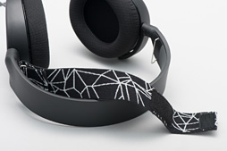 画像ギャラリー No.008のサムネイル画像 / SteelSeries「Arctis 5」レビュー。このUSB＆アナログ接続両対応ヘッドセットは会心の一撃だ