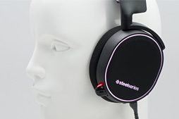 画像ギャラリー No.018のサムネイル画像 / SteelSeries「Arctis 5」レビュー。このUSB＆アナログ接続両対応ヘッドセットは会心の一撃だ