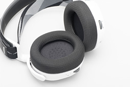 画像ギャラリー No.008のサムネイル画像 / 【PR】SteelSeries製ヘッドセット「Arctis 7」徹底検証。 ワイヤレス&ワイヤード両対応モデルは,PS4との相性が抜群だった