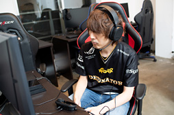 画像ギャラリー No.064のサムネイル画像 / 【PR】SteelSeries「GameDAC」をYamatoNはこう使う。PS4をバーチャルサラウンドヘッドフォン対応にするデバイス導入ガイド