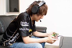 画像ギャラリー No.073のサムネイル画像 / 【PR】SteelSeries「GameDAC」をYamatoNはこう使う。PS4をバーチャルサラウンドヘッドフォン対応にするデバイス導入ガイド