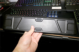 画像ギャラリー No.009のサムネイル画像 / SteelSeriesの「Apex Pro」はゲーマー向けキーボードに革命を起こすか？　キーごとにアクチュエーションポイントを変更可能