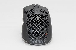 画像ギャラリー No.007のサムネイル画像 / 極端な肉抜きボディのワイヤレスマウス「Aerox 3 Wireless」レビュー。見た目の割に扱いやすく，バッテリーの持ちや高速充電も好印象