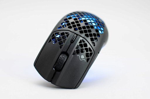 画像ギャラリー No.025のサムネイル画像 / 極端な肉抜きボディのワイヤレスマウス「Aerox 3 Wireless」レビュー。見た目の割に扱いやすく，バッテリーの持ちや高速充電も好印象