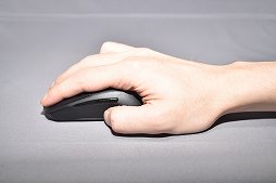 画像ギャラリー No.030のサムネイル画像 / 極端な肉抜きボディのワイヤレスマウス「Aerox 3 Wireless」レビュー。見た目の割に扱いやすく，バッテリーの持ちや高速充電も好印象