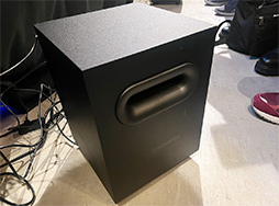 画像ギャラリー No.003のサムネイル画像 / SteelSeries初のスピーカーセット「Arena」シリーズを写真でチェック。定評あるヘッドセット譲りの技術を盛り込んだ製品だ