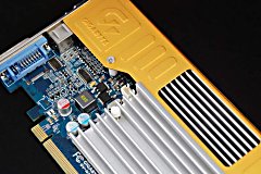 画像ギャラリー No.002のサムネイル画像 / GIGABYTE,独自ファンレス機構のGeForce 8400 GSカード発売