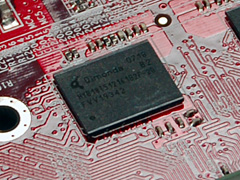 画像ギャラリー No.010のサムネイル画像 / Radeon HD 2600 XT×2を搭載のデュアルGPUカード「Gemini 3」レビュー掲載