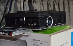 画像ギャラリー No.016のサムネイル画像 / 【PR】この夏，TAXANの「KG-PT401X」で立体視プロジェクタデビューしようぜ