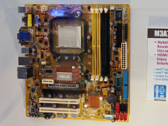 画像ギャラリー No.010のサムネイル画像 / AMD,45nmプロセスCPU「Shanghai」のデモを実施。RS780Dマザーも登場