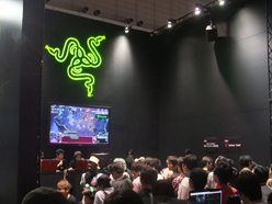 画像ギャラリー No.008のサムネイル画像 / Razer USAブースで行われた「StarCraft II: Wings Of Liberty」イベントレポート。台湾トップレベルのSEN氏を日本人プレイヤーが打ち負かす場面も