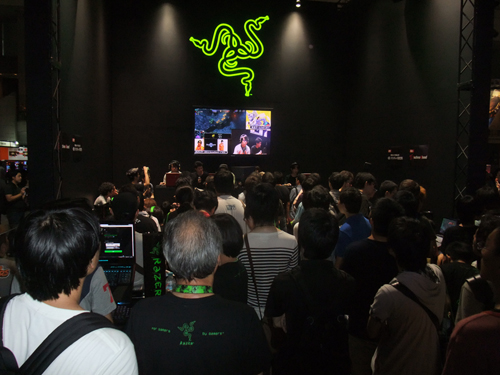 画像ギャラリー No.009のサムネイル画像 / Razer USAブースで行われた「StarCraft II: Wings Of Liberty」イベントレポート。台湾トップレベルのSEN氏を日本人プレイヤーが打ち負かす場面も