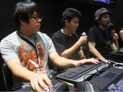画像ギャラリー No.015のサムネイル画像 / Razer USAブースで行われた「StarCraft II: Wings Of Liberty」イベントレポート。台湾トップレベルのSEN氏を日本人プレイヤーが打ち負かす場面も