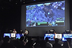 画像ギャラリー No.011のサムネイル画像 / 「FIFA 12」「StarCraft II」「鉄拳タッグトーナメント2」で熱戦が繰り広げられた「第3回 eスポーツ JAPAN CUP」の模様をレポート