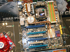 画像ギャラリー No.013のサムネイル画像 / AMD,“Phenom世代”のHT3.0対応チップセット「AMD 7」発表――Reuven Soraya氏に聞くSpiderプラットフォームの意義