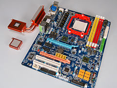 画像ギャラリー No.004のサムネイル画像 / 単体GPU「HD 3450」を凌駕する衝撃。「AMD 790GX」チップセットの実力検証