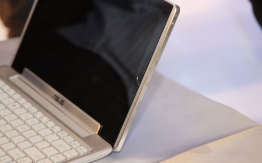 画像ギャラリー No.005のサムネイル画像 / ［COMPUTEX］ASUS，スレート型タブレット端末3モデルを発表。CPUにTegra 2やCoreプロセッサを搭載