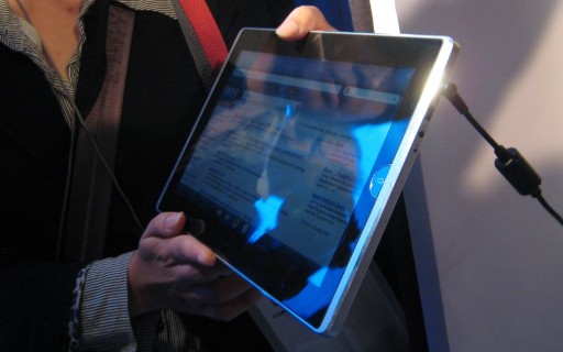 画像ギャラリー No.007のサムネイル画像 / ［COMPUTEX］ASUS，スレート型タブレット端末3モデルを発表。CPUにTegra 2やCoreプロセッサを搭載