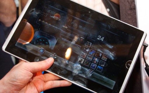画像ギャラリー No.008のサムネイル画像 / ［COMPUTEX］ASUS，スレート型タブレット端末3モデルを発表。CPUにTegra 2やCoreプロセッサを搭載