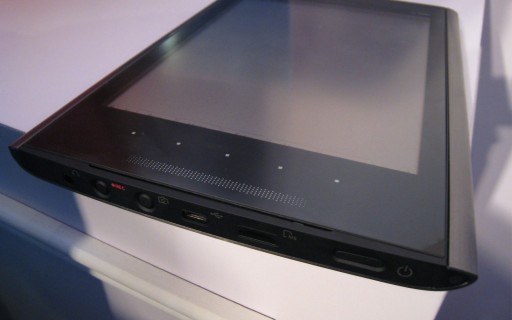 画像ギャラリー No.011のサムネイル画像 / ［COMPUTEX］ASUS，スレート型タブレット端末3モデルを発表。CPUにTegra 2やCoreプロセッサを搭載