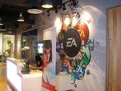 画像ギャラリー No.005のサムネイル画像 / 主人公Faithのモデルは誰? EA,「Mirror's Edge」のプレゼンテーションイベントを開催