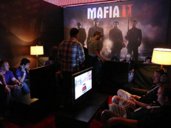画像ギャラリー No.002のサムネイル画像 / ［E3 2010］「Mafia II」のPC版が2Kブースで初公開。3D立体視と物理効果，そしてPlayboyのピンナップも堪能できた