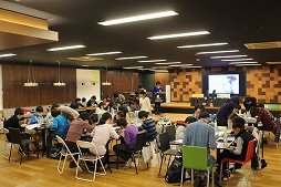画像ギャラリー No.004のサムネイル画像 / ネクソンが「みらいクリエイターズプロジェクト」の第2回を開催。プロジェクションマッピングのクリスマスツリー制作イベントをレポート