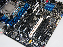 画像ギャラリー No.019のサムネイル画像 / 衝撃再来なるか？「Core i7」プロセッサのレビューを掲載