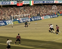 画像ギャラリー No.007のサムネイル画像 / アジア戦略としてのオンライン版。「EA SPORTS FIFA Online 2」を開発する,EAシンガポールのプロデューサーに話を聞いた