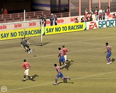 画像ギャラリー No.013のサムネイル画像 / アジア戦略としてのオンライン版。「EA SPORTS FIFA Online 2」を開発する,EAシンガポールのプロデューサーに話を聞いた