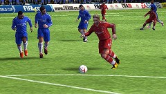画像ギャラリー No.014のサムネイル画像 / 連載「PCゲームを持ち出そう!」。第17回はサッカーゲーム「FIFA 08」のPSP版を紹介