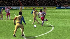 画像ギャラリー No.015のサムネイル画像 / 連載「PCゲームを持ち出そう!」。第17回はサッカーゲーム「FIFA 08」のPSP版を紹介
