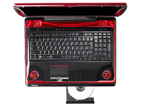画像ギャラリー No.003のサムネイル画像 / 衝撃の赤。東芝,派手な外観のゲーマー向けPC「dynabook Qosmio WXW」を発売